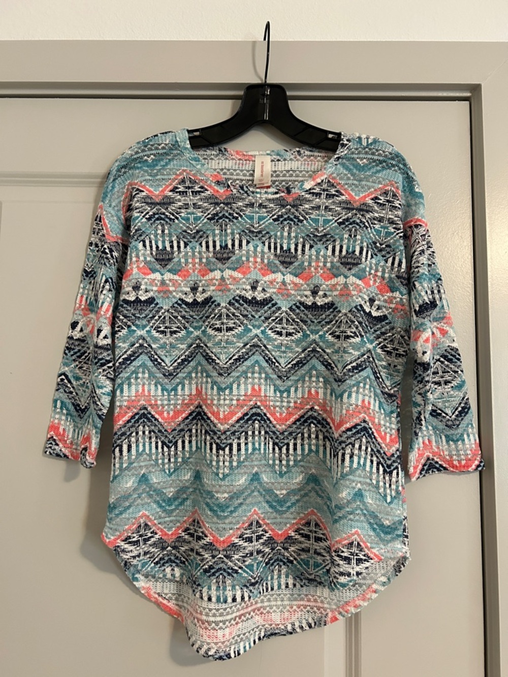 Chevron lace Print shirt TOP ladies blouse Size S